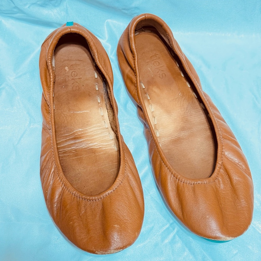 Tieks Chestnut and Teal Flats - Picture 3 of 7